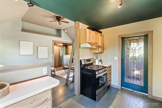 305 49th Street, Port Townsend, WA 98368