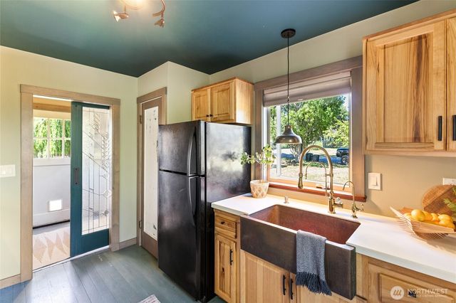 305 49th Street, Port Townsend, WA 98368