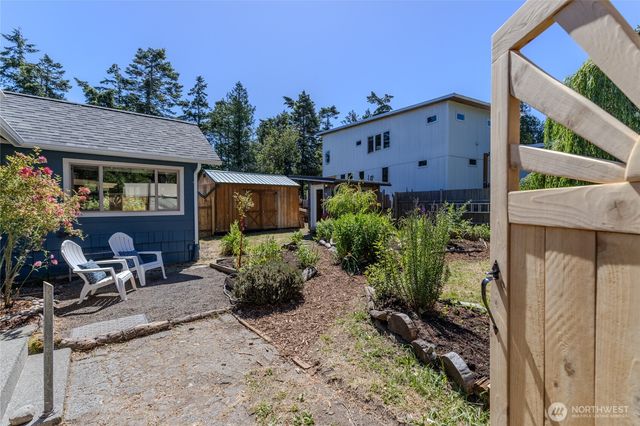 305 49th Street, Port Townsend, WA 98368