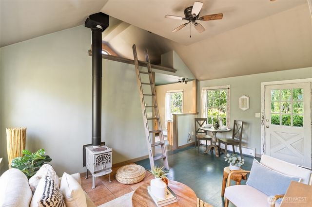 305 49th Street, Port Townsend, WA 98368