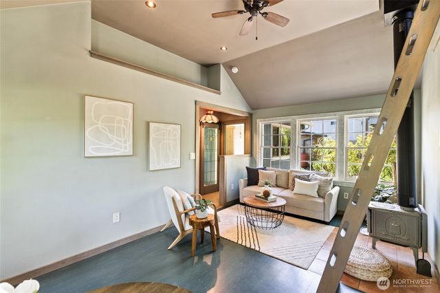 305 49th Street, Port Townsend, WA 98368