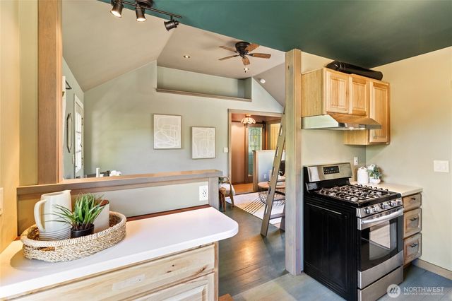 305 49th Street, Port Townsend, WA 98368
