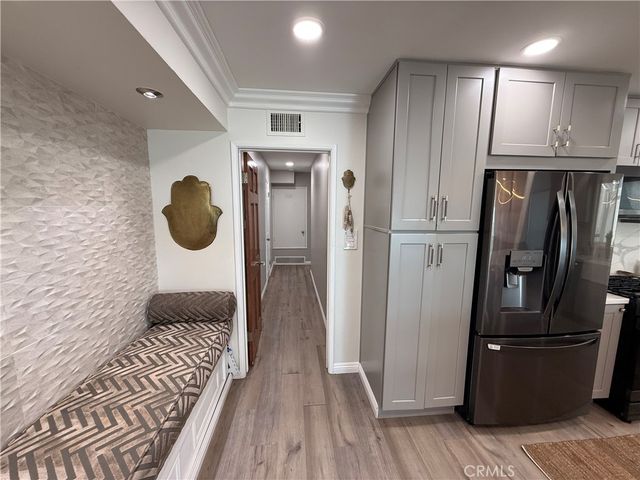 1174 E Ocean 10, Long Beach, CA 90802