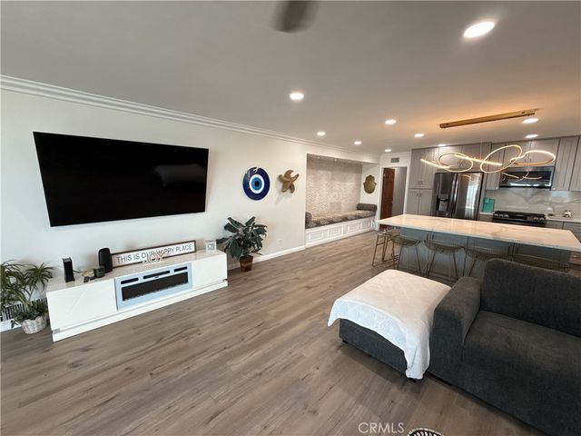 1174 E Ocean 10, Long Beach, CA 90802