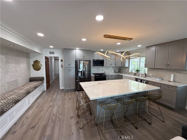 1174 E Ocean 10, Long Beach, CA 90802