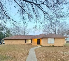 2401 Matthew Drive, Mt Pleasant, TX 75455