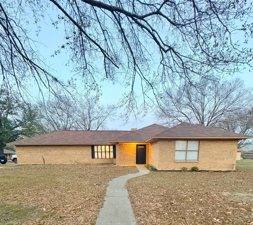 2401 Matthew Drive, Mt Pleasant, TX 75455
