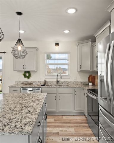 2413 Ridgewood Court, Jeffersonville, IN 47130