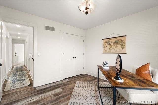 2413 Ridgewood Court, Jeffersonville, IN 47130