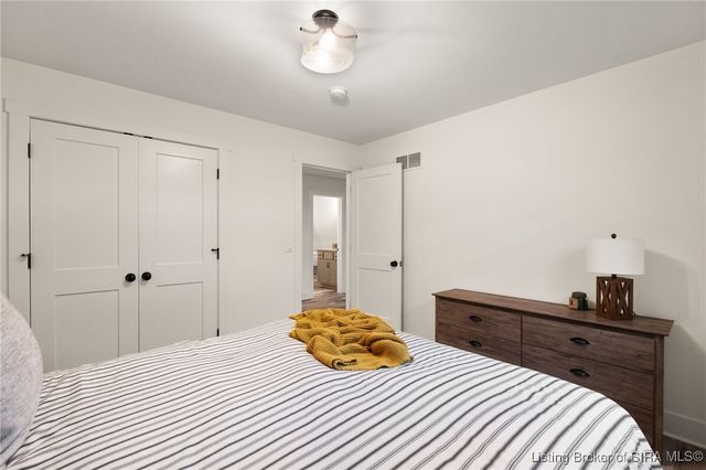 2413 Ridgewood Court, Jeffersonville, IN 47130