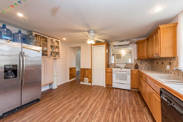33827 N Oak Street, Grayslake, IL 60030