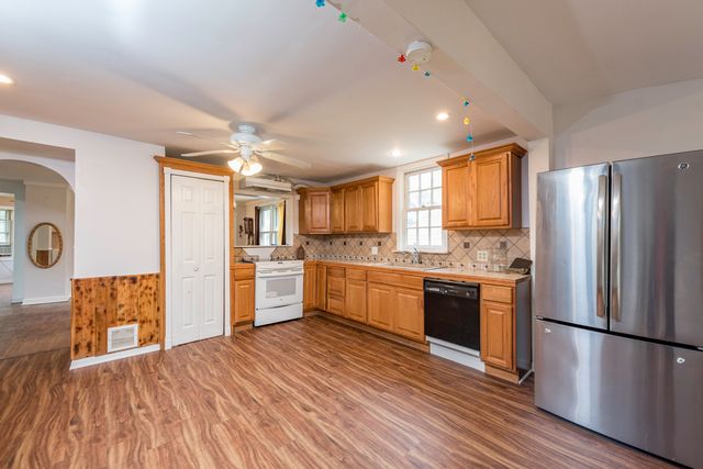 33827 N Oak Street, Grayslake, IL 60030