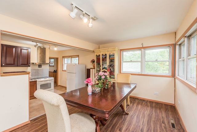 33827 N Oak Street, Grayslake, IL 60030