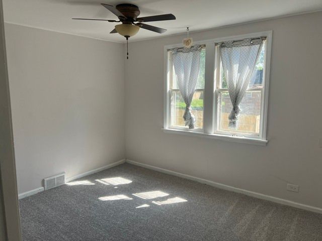 33827 N Oak Street, Grayslake, IL 60030