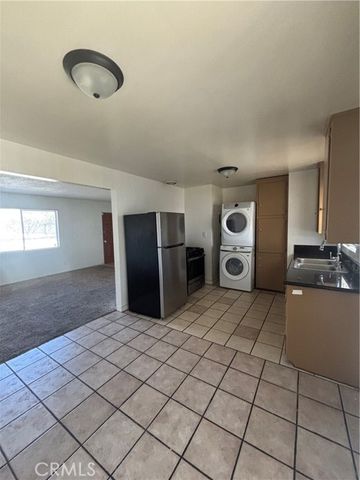 701 E Oakland, Hemet, CA 92543