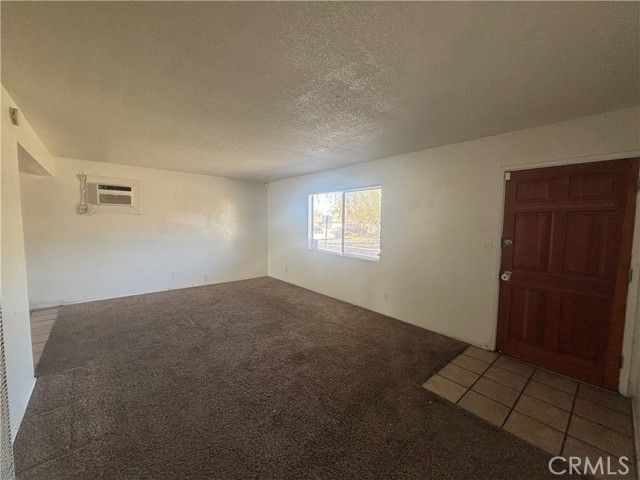 701 E Oakland, Hemet, CA 92543