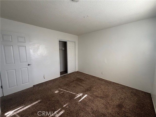 701 E Oakland, Hemet, CA 92543