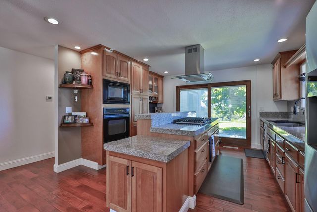 3081-3079 Little Spur, Somerset, CA 95684