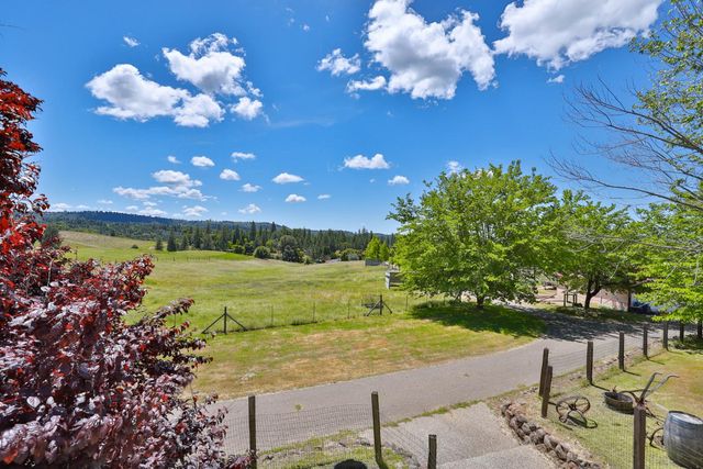 3081-3079 Little Spur, Somerset, CA 95684