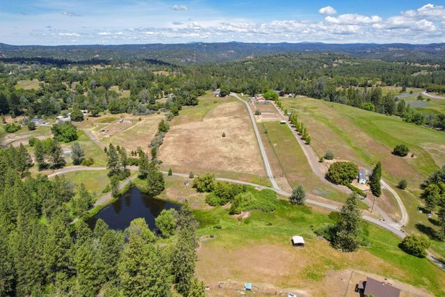 3081-3079 Little Spur, Somerset, CA 95684