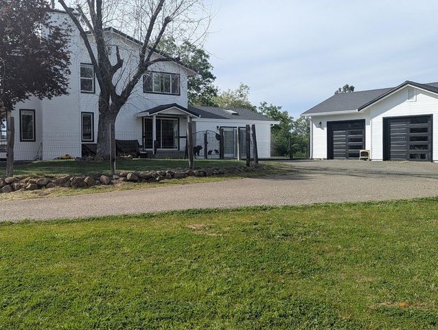 3081-3079 Little Spur, Somerset, CA 95684