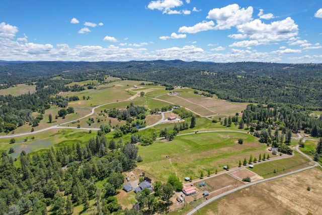 3081-3079 Little Spur, Somerset, CA 95684