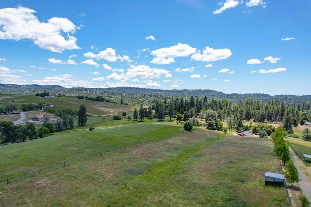 3081-3079 Little Spur, Somerset, CA 95684