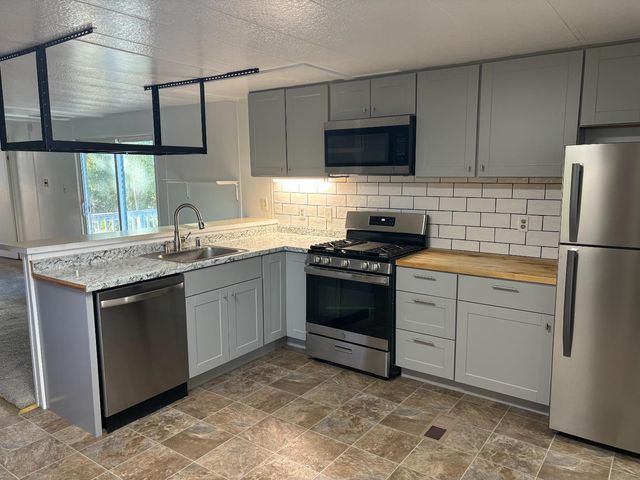 3081-3079 Little Spur, Somerset, CA 95684