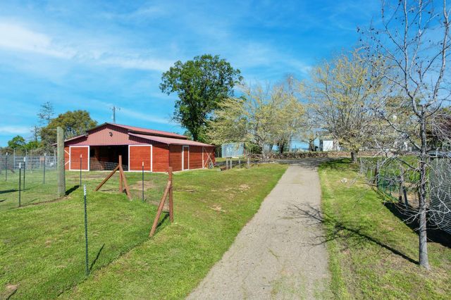 3081-3079 Little Spur, Somerset, CA 95684