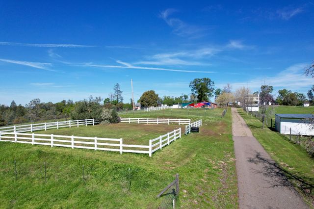 3081-3079 Little Spur, Somerset, CA 95684