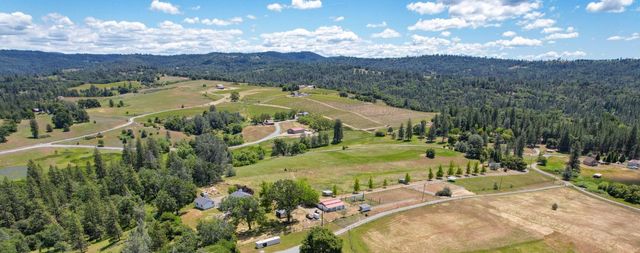 3081-3079 Little Spur, Somerset, CA 95684