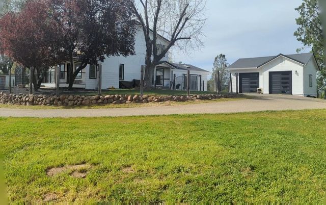 3081-3079 Little Spur, Somerset, CA 95684