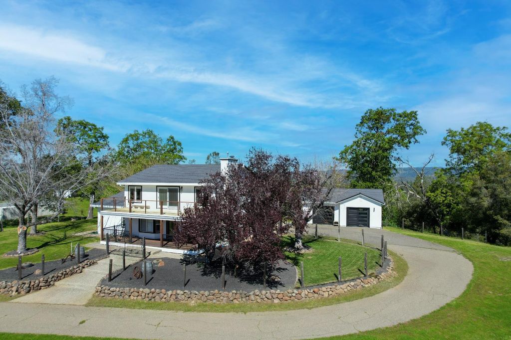 3081-3079 Little Spur, Somerset, CA 95684