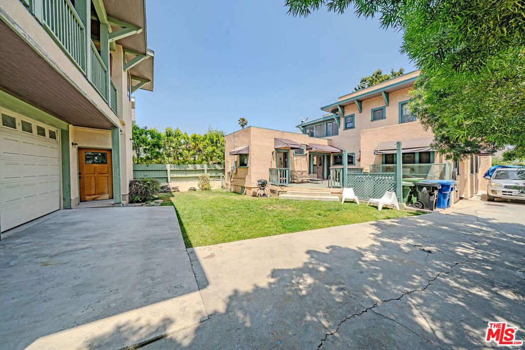 Image 36 of property listing at 163 S Kingsley Drive, Los Angeles, CA 90004