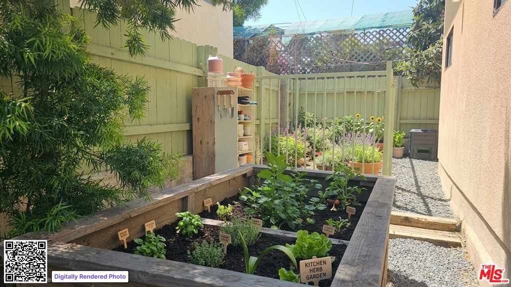Image 38 of property listing at 163 S Kingsley Drive, Los Angeles, CA 90004