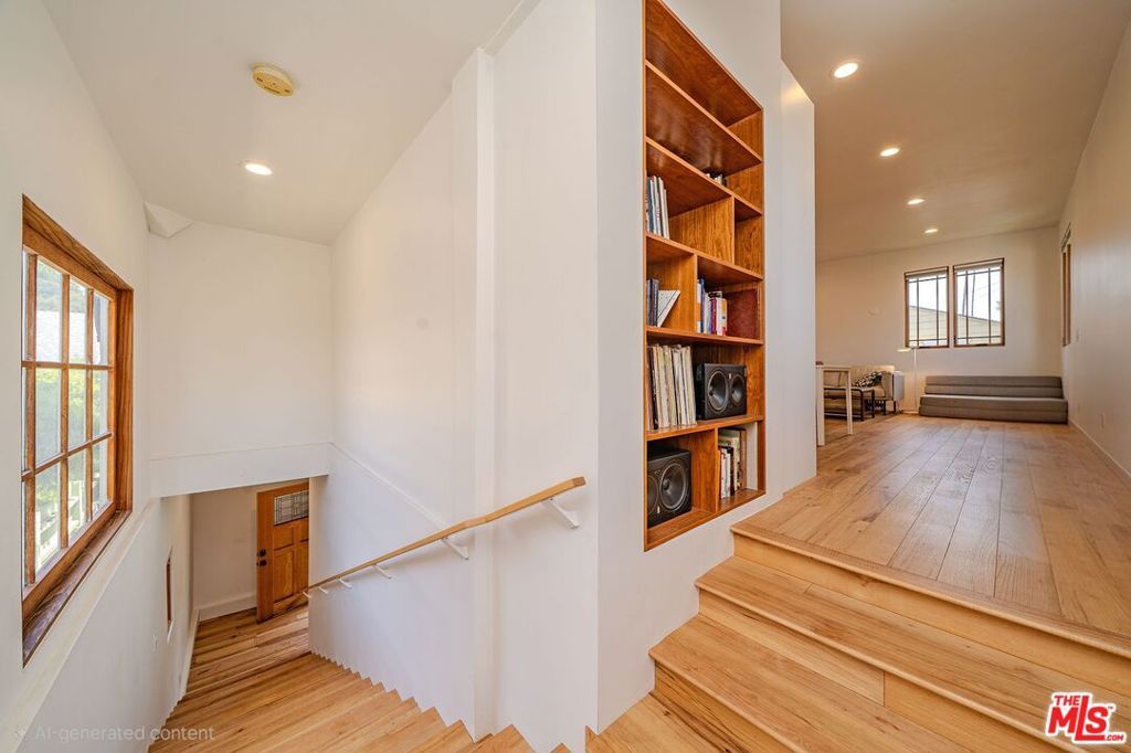 Image 40 of property listing at 163 S Kingsley Drive, Los Angeles, CA 90004