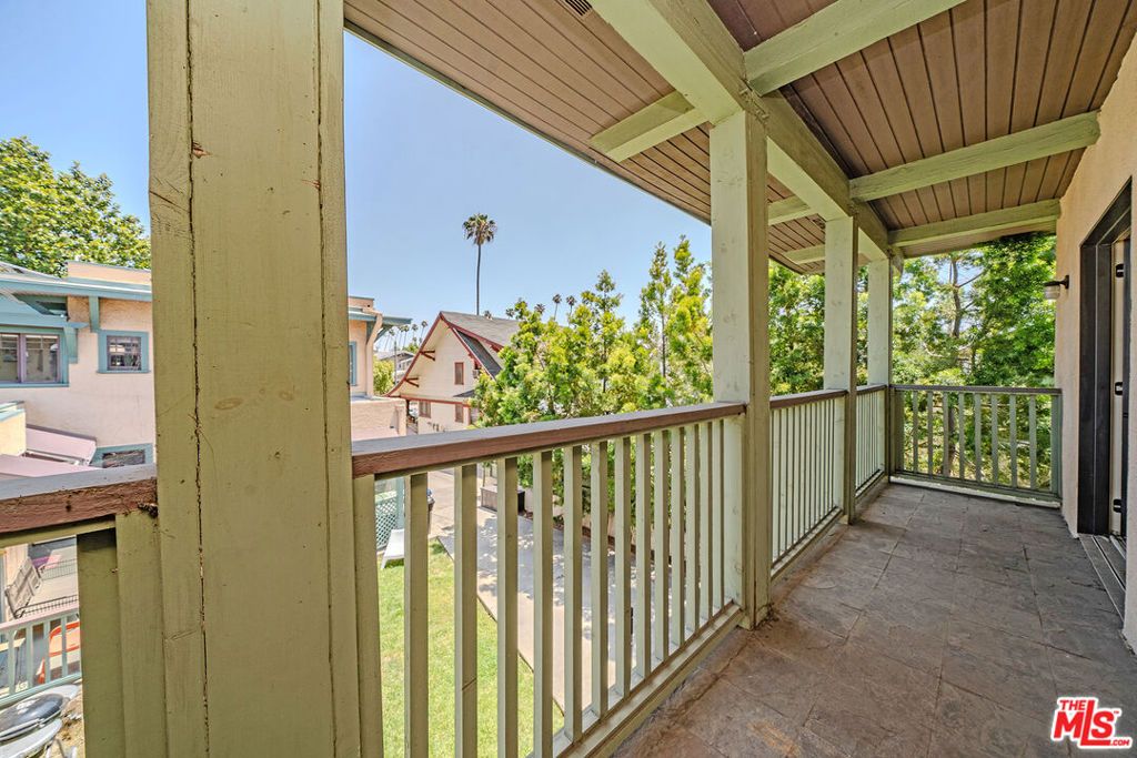 Image 51 of property listing at 163 S Kingsley Drive, Los Angeles, CA 90004