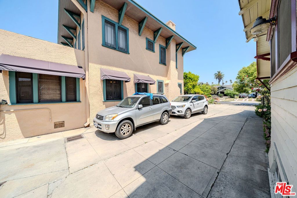 Image 58 of property listing at 163 S Kingsley Drive, Los Angeles, CA 90004