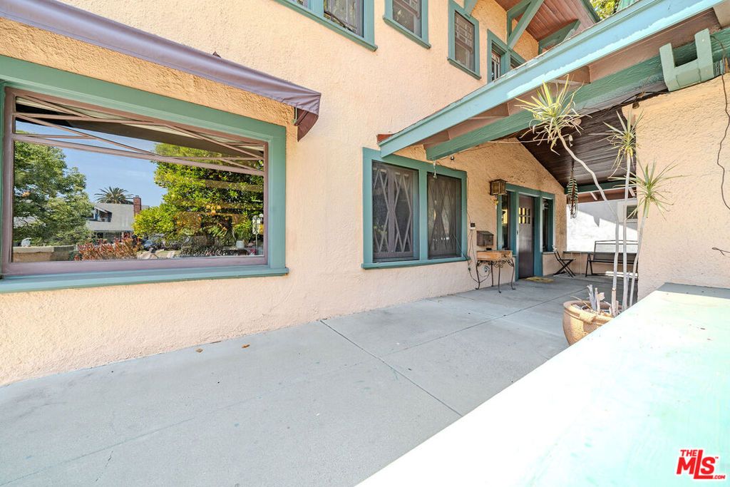 Image 61 of property listing at 163 S Kingsley Drive, Los Angeles, CA 90004