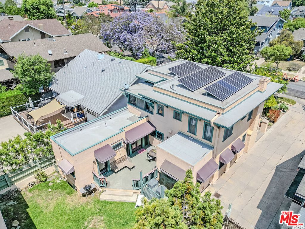 Image 64 of property listing at 163 S Kingsley Drive, Los Angeles, CA 90004