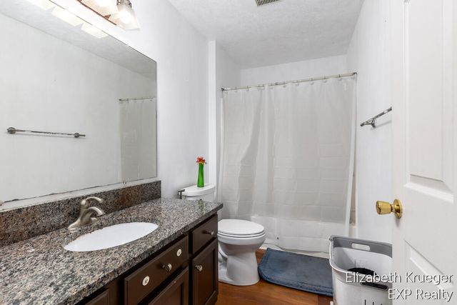 3292 Park Ridge Lane, Grand Rapids, MI 49525