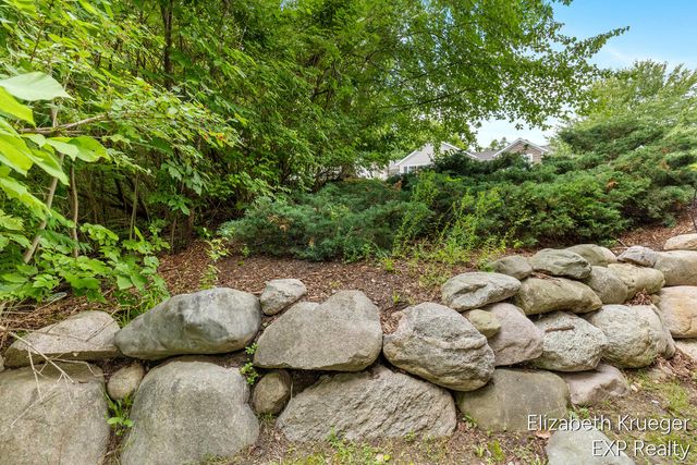 3292 Park Ridge Lane, Grand Rapids, MI 49525