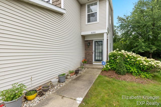 3292 Park Ridge Lane, Grand Rapids, MI 49525