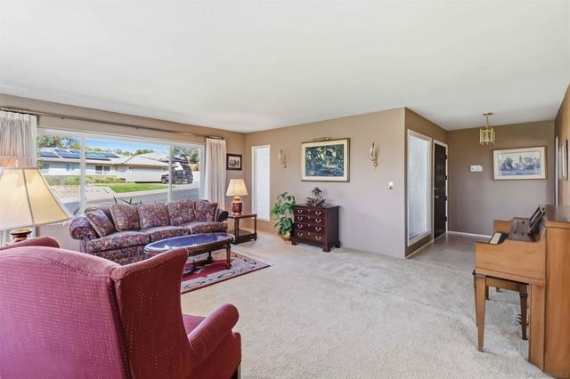 2083 Flying Hills, El Cajon, CA 92020