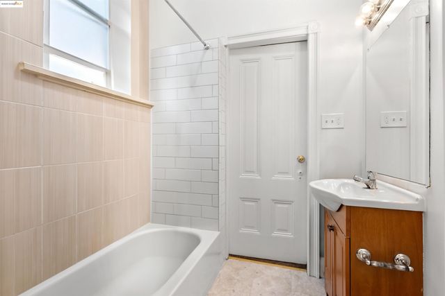 1432 12Th St, Oakland, CA 94607