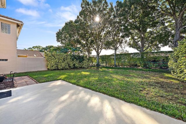 6188 Willoughby Cir, Lake Worth, FL 33463