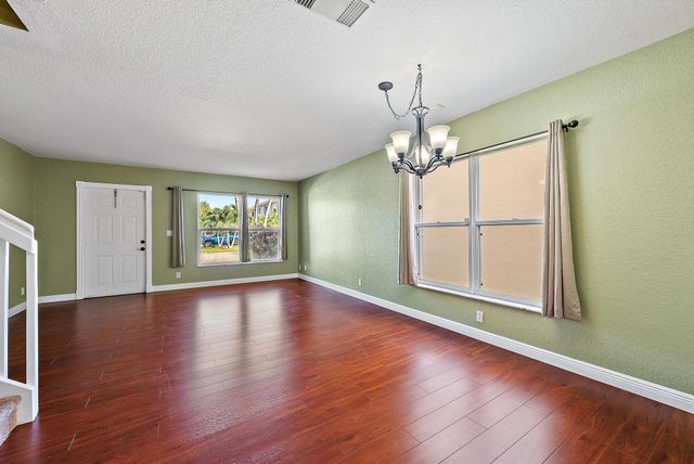 6188 Willoughby Cir, Lake Worth, FL 33463