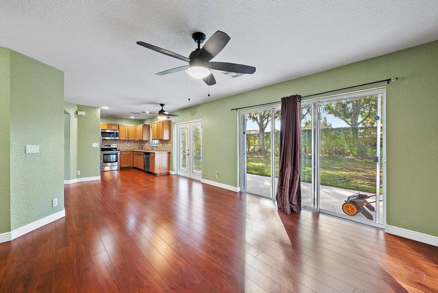 6188 Willoughby Cir, Lake Worth, FL 33463