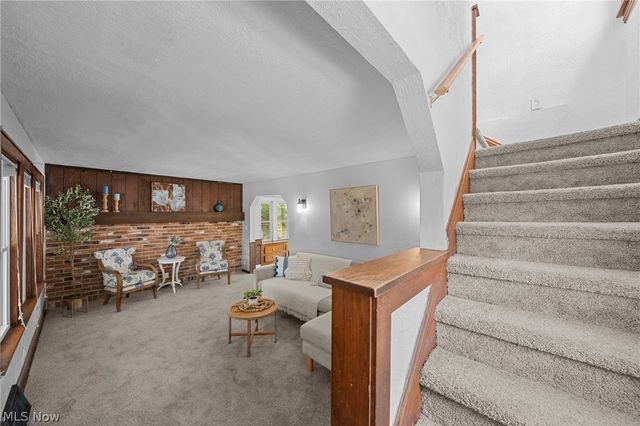 39 E Catawba Avenue, Akron, OH 44301