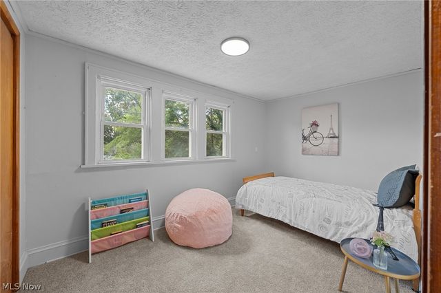 39 E Catawba Avenue, Akron, OH 44301